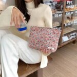 Fashion Retro Floral Cosmetic Bag Makeup Pouch Large Capacity Portable Toiletry Bag Skincare Organizer Daily Clutch Bag (New)