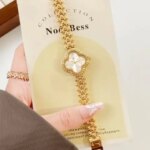 Fashionable Luxury Watch for Women Flower-Patterned Dial Bracelet Watches Exquisite Waterproof Quartz Timepiece Gift for Women (New)