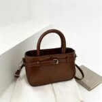 2026 Autumn New Trendy Fashion Korean Style Small Square Handbag for Women High-End Versatile Shoulder and Crossbody Bag (New)