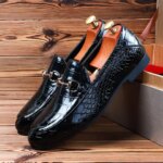 Mens Casual Business Shoes Embossed Leather Mens Classic British Style Horsebit Loafers Moccasins Men Party Wedding Flats (New)