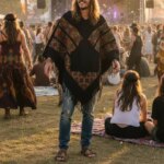 Hooded Fashion Coat Men Wraps Poncho Print Cape Rhombic Stripe Tassel Shawl Fashion Tassel Blanket Cloaks Male Jacket (New)