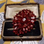 SHMIK Luxury Women Men Red Rhinestone Drip Oil Badges Pin Exquisite Boutique Shining Decoration Brooch Accessories Jewelry (New)
