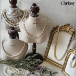 Necklace Chain Bust Jewelry Holder Elegant Mannequin Model for Home Bedroom Dresser (New)