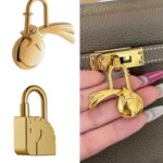 New Bag Charm For Woman Bag Pegasus Lock Charm Copper Animal Metal Lock Bag Pendant Luxury Design High-end Charm Necklace (New)