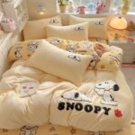 Snoopy cartoon cute student bedding creative personalised unisex winter warm coral fleece sheets duvet cover gift wholesale (New)