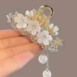 1 Fashion Elegant Exqusite Crystal Flower Pearl Tassel Hair Claws For Women Girls (New)