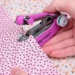 Home handheld portable mini manual sewing machine handheld pocket outdoor travel small sewing (New)
