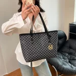 Versatile Large Capacity Shoulder Bag with Letter Print Fashion Luxury Brand Clutch Retro (New)