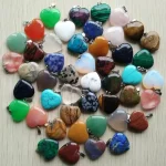 10  Random Heart Shaped Stone Pendant Charms Crystal Chakra Beads For DIY (New)