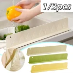 1 Silicone Sink Baffle Splash Guard With Suction Cups Non Slip Water Dam (New)