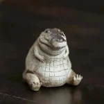 1 Boutique Tea Pet Small Crocodile Tea Pet Ornament Handmade Tea Ceremony Tea (New)