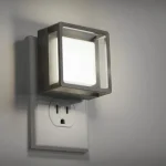 LED Night Light with Dusk to Dawn Sensor (New)